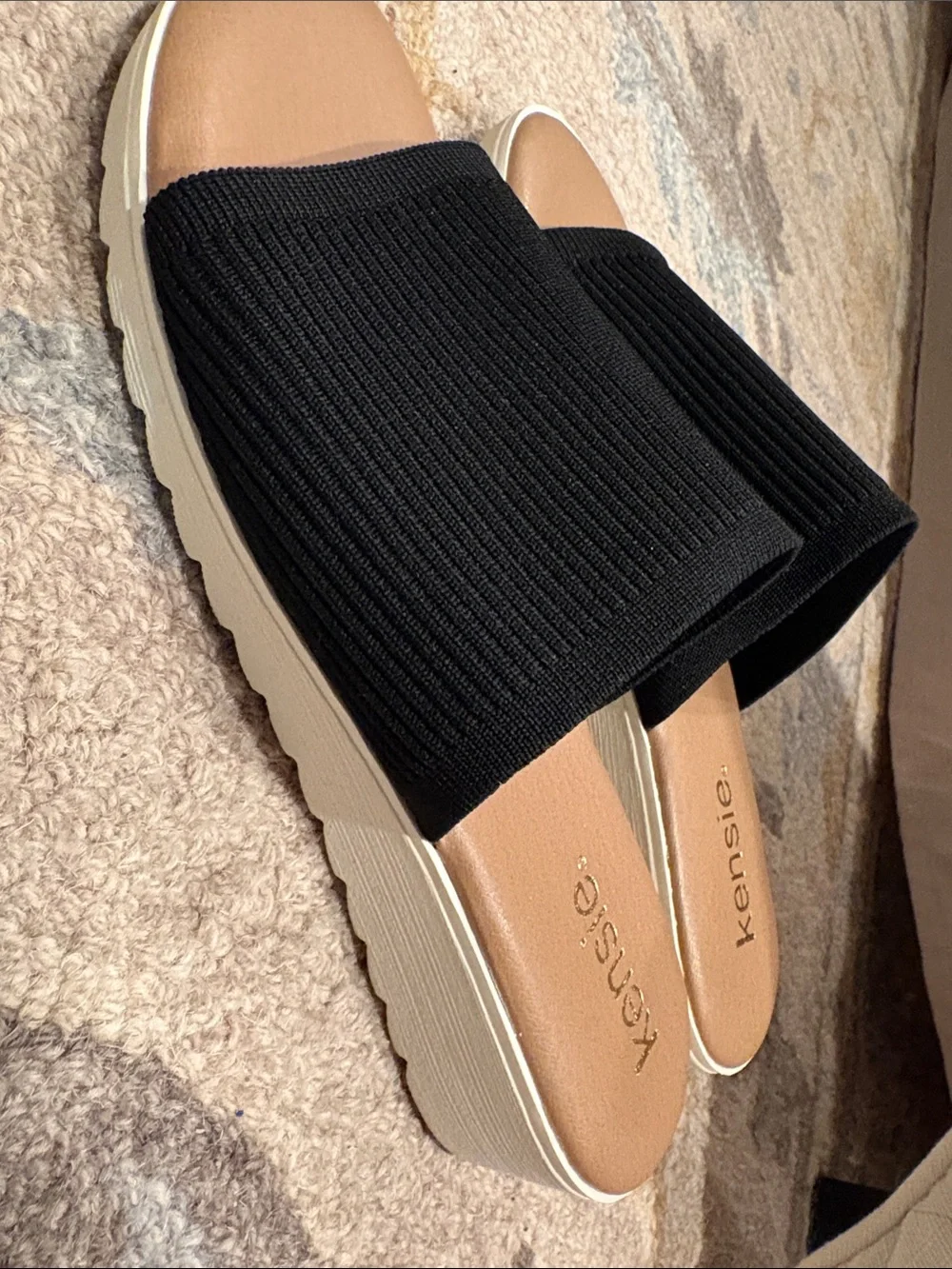 Kensie Black Knit Slide Sandals with Tan Footbed and White Platform 8